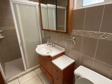 RENTA DE CASA EN PRIVADA BUGAMBILIAS - COLONIA LAS HADAS, QUERÉTARO