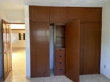 RENTA DE CASA EN PRIVADA BUGAMBILIAS - COLONIA LAS HADAS, QUERÉTARO