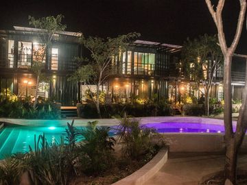 ¡Vive el futuro hoy! Renta de Espectacular Casa Contenedor en Dzityá