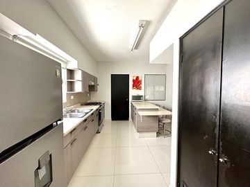 CASA AMUEBLADA EN PALO BLANCO RENTA