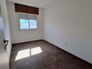 Venta de depto 2 dorm 2 balcones cochera alberdi