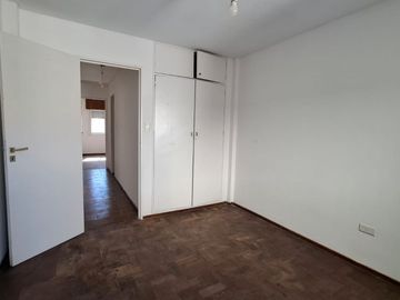 Venta de depto 2 dorm 2 balcones cochera alberdi