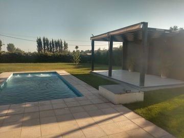 CASA, 1 DORM+ PISCINA BARRIO SANTO TOMÁS, GLLÉN