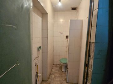 VENTA DEPOSITO/GALPON - EXCELENTE UBICACION