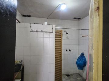 VENTA DEPOSITO/GALPON - EXCELENTE UBICACION