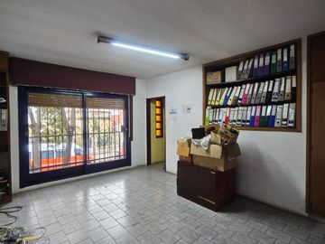 VENTA DEPOSITO/GALPON - EXCELENTE UBICACION