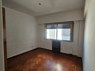Venta Departamento 4 Amb. Flores c/baulera