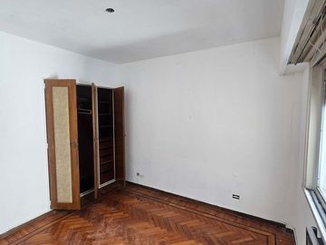 Venta Departamento 4 Amb. Flores c/baulera