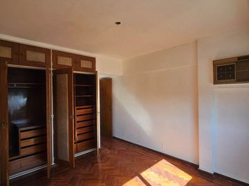 Venta Departamento 4 Amb. Flores c/baulera
