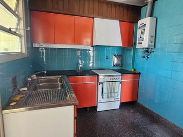 Venta Departamento 4 Amb. Flores c/baulera