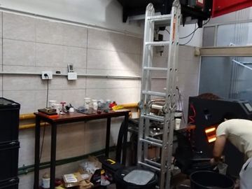 VENTA DEPÓSITO/LOCAL Y CASA 4 AMBIENTES