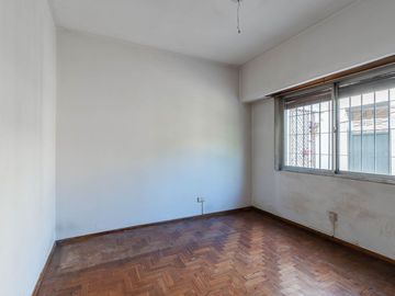 CASA 5 AMBIENTES EN VENTA ADROGUE