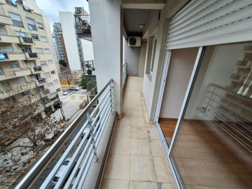 ALQUILA SEMIPISO 2 AMB COCHERA V URQUIZA