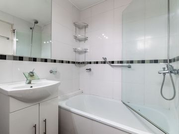 VENTA 3 AMB BALCON 2 COCHERAS PISO ALTO