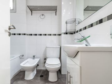 VENTA 3 AMB BALCON 2 COCHERAS PISO ALTO