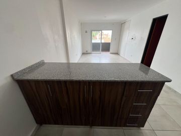 DPTO EN VENTA MONOAMBIENTE CON BALCON LANUS OESTE