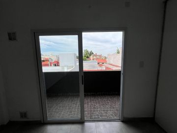 DPTO EN VENTA MONOAMBIENTE CON BALCON LANUS OESTE