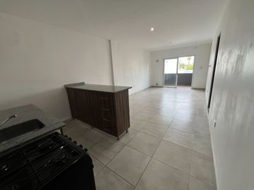 DPTO EN VENTA MONOAMBIENTE CON BALCON LANUS OESTE