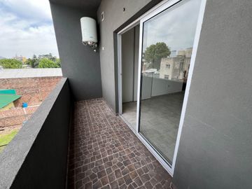 DPTO EN VENTA MONOAMBIENTE CON BALCON LANUS OESTE