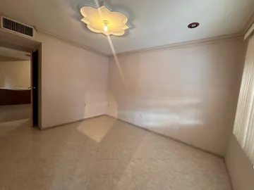 Casa en Venta en Residencial la Hacienda, Torreón: Amplia y Bien Ubicada