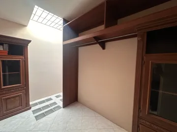 Casa en Venta en Residencial la Hacienda, Torreón: Amplia y Bien Ubicada