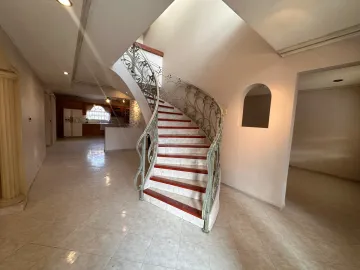 Casa en Venta en Residencial la Hacienda, Torreón: Amplia y Bien Ubicada