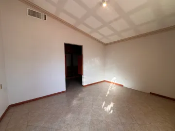 Casa en Venta en Residencial la Hacienda, Torreón: Amplia y Bien Ubicada