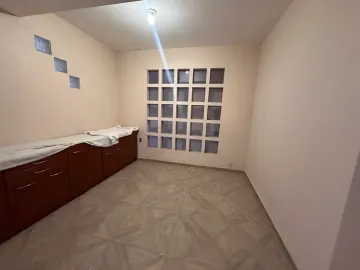 Casa en Venta en Residencial la Hacienda, Torreón: Amplia y Bien Ubicada