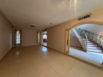Casa en Venta en Residencial la Hacienda, Torreón: Amplia y Bien Ubicada