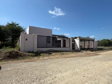 CASA CARRETERA NACIONAL MONTEMORELOS VENTA