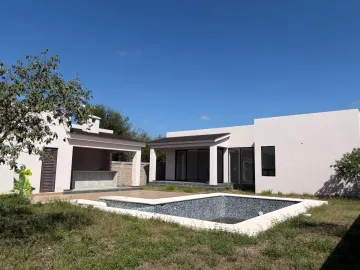 CASA CARRETERA NACIONAL MONTEMORELOS VENTA