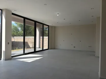 CASA CARRETERA NACIONAL MONTEMORELOS VENTA