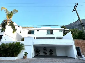 Casa en Venta en Colonial La Sierra, San Pedro Garza García, Nuevo León
