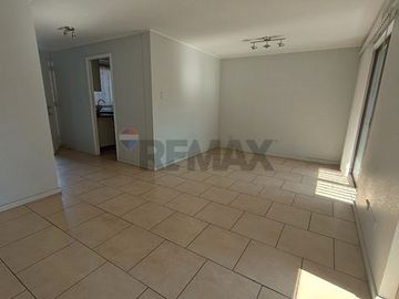 Cómoda casa en sector residencial de Maipú