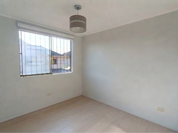 Cómoda casa en sector residencial de Maipú