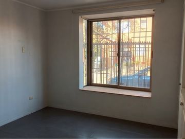 Cómoda casa en sector residencial de Maipú