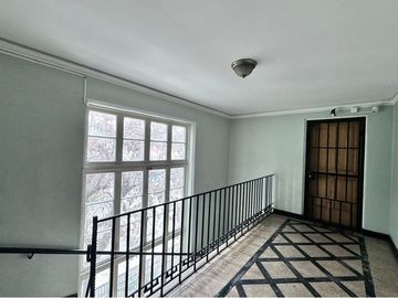 Amplio departamento con excelente ubicación