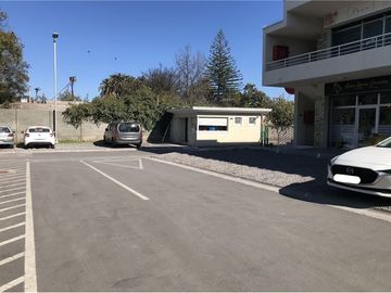 Oportunidad Local Strip Center Plaza Linderos