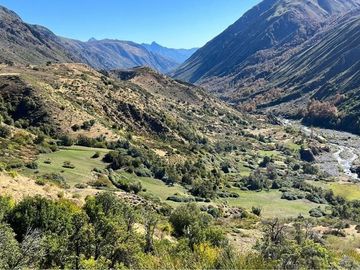 Fundo de 8.000 Ha en la Cordillera del Maule