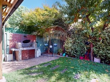 Bella casa con jardin (4+1 d / 3 b)