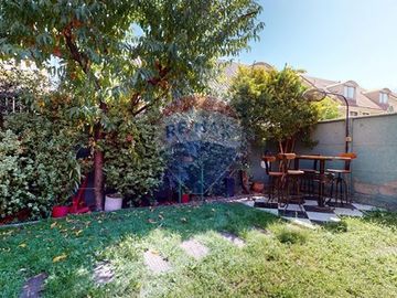 Bella casa con jardin (4+1 d / 3 b)