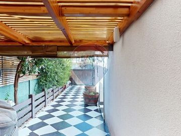 Bella casa con jardin (4+1 d / 3 b)