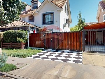 Bella casa con jardin (4+1 d / 3 b)