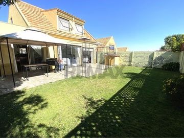 Hermosa Casa en Alto Macul UF7.290