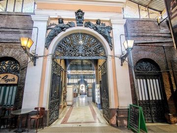 ¡Invierta en un Local Histórico en Santiago!