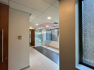 ¡Oficina Sanhattan  135m²!