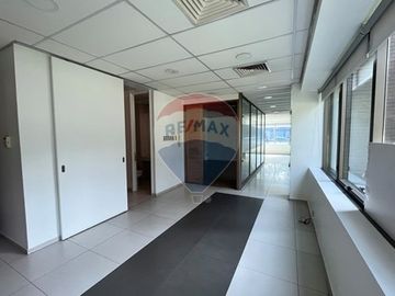 ¡Oficina Sanhattan  135m²!