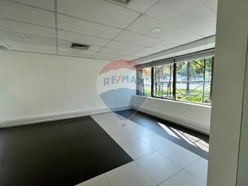 ¡Oficina Sanhattan  135m²!
