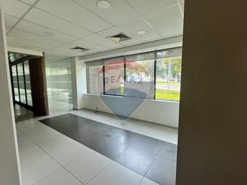 ¡Oficina Sanhattan  135m²!