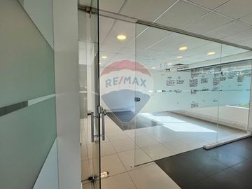 ¡Oficina Sanhattan  135m²!